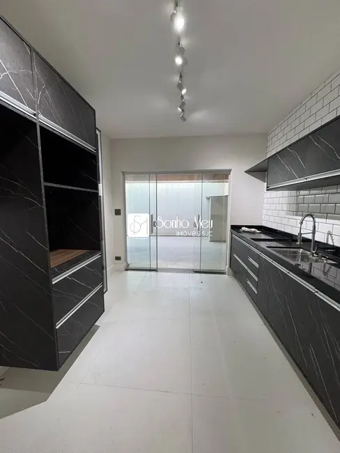 Casa com 4 quartos para alugar, 450m2 em Sao Jose Dos Campos - SP - imagem 8 Foto 8 de Casa com 4 quartos para alugar, 450m2 em Sao Jose Dos Campos - SP