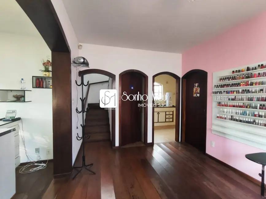 Foto 2 de Casa com 5 quartos à venda, 250m2 em Sao Jose Dos Campos - SP