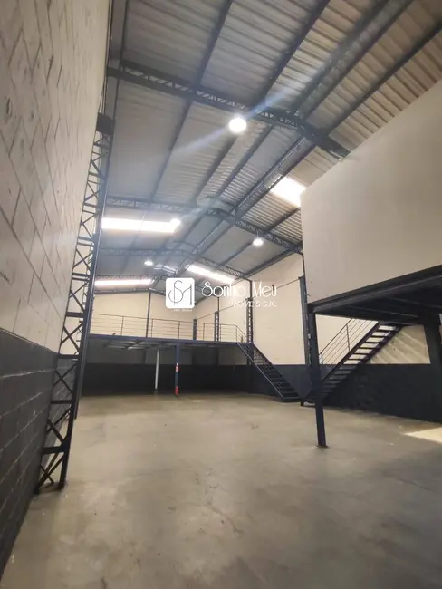 Armazém / Galpão para alugar, 300m2 em Sao Jose Dos Campos - SP - imagem 4 Foto 4 de Armazém / Galpão para alugar, 300m2 em Sao Jose Dos Campos - SP