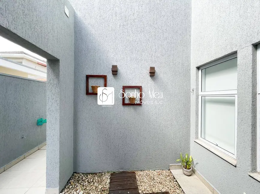 Foto 4 de Casa com 3 quartos à venda, 250m2 em Parque Califórnia, Jacarei - SP