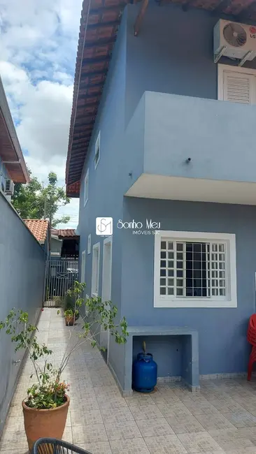 Casa com 3 quartos à venda, 130m2 em Sao Jose Dos Campos - SP - imagem 1 Foto 1 de Casa com 3 quartos à venda, 130m2 em Sao Jose Dos Campos - SP