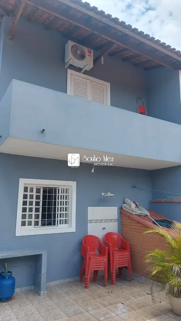 Casa com 3 quartos à venda, 130m2 em Sao Jose Dos Campos - SP - imagem 3 Foto 3 de Casa com 3 quartos à venda, 130m2 em Sao Jose Dos Campos - SP