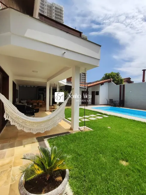 Casa com 4 quartos para alugar, 512m2 em Sao Jose Dos Campos - SP - imagem 1 Foto 1 de Casa com 4 quartos para alugar, 512m2 em Sao Jose Dos Campos - SP