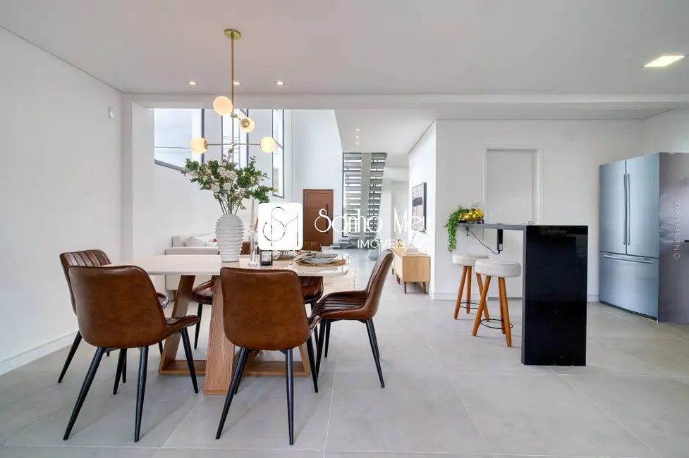 Foto 6 de Sobrado com 3 quartos à venda, 250m2 em Sao Jose Dos Campos - SP