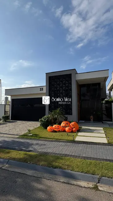 Casa com 3 quartos à venda, 601m2 em Sao Jose Dos Campos - SP - imagem 1 Foto 1 de Casa com 3 quartos à venda, 601m2 em Sao Jose Dos Campos - SP