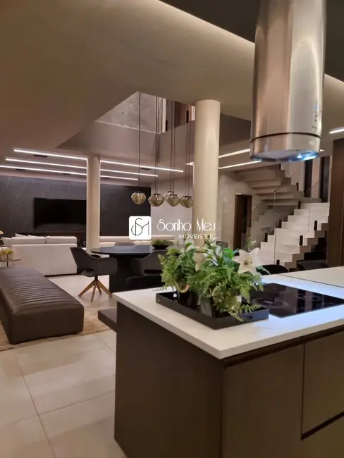 Foto 3 de Sobrado com 4 quartos à venda e para alugar, 600m2 em Sao Jose Dos Campos - SP