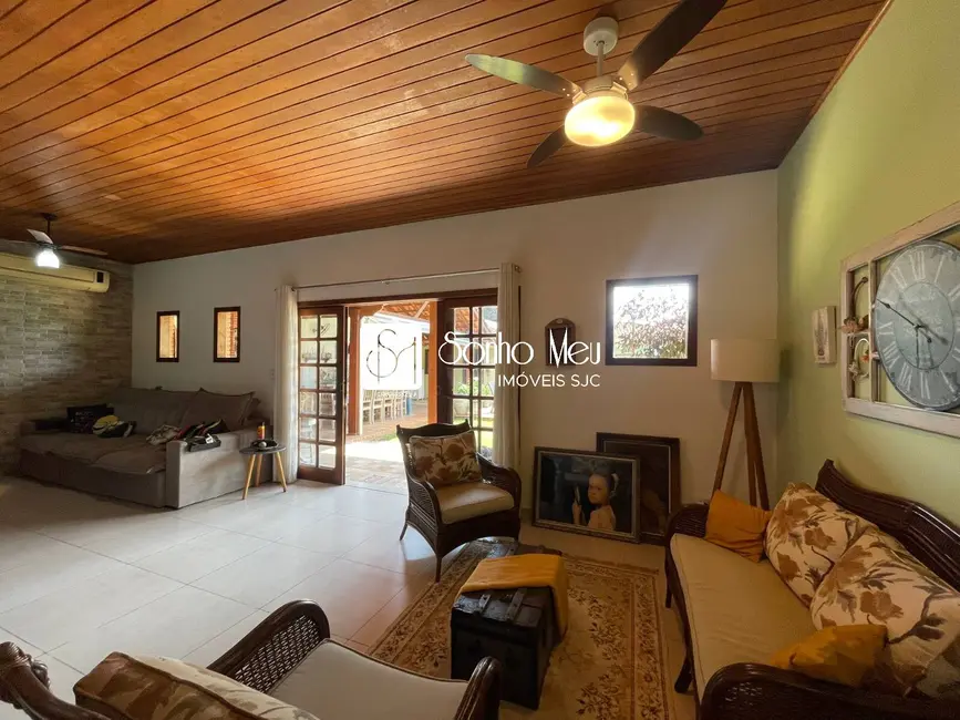 Foto 6 de Casa com 8 quartos à venda, 880m2 em Ubatuba - SP