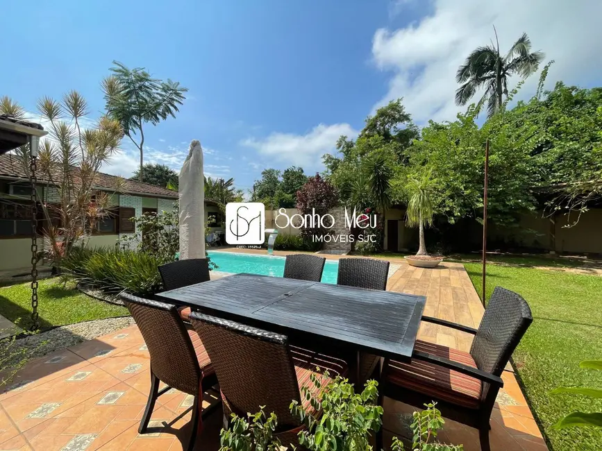 Foto 2 de Casa com 8 quartos à venda, 880m2 em Ubatuba - SP