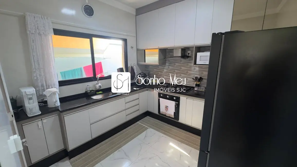 Foto 8 de Casa com 3 quartos à venda e para alugar, 300m2 em Cacapava - SP