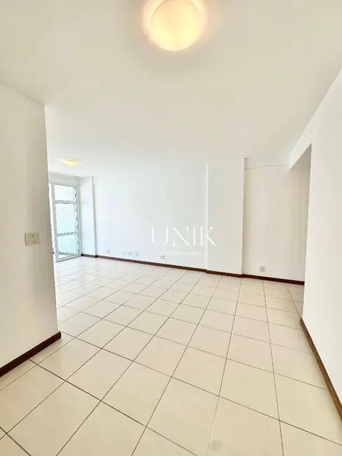 Apartamento com 3 quartos à venda, 108m2 em Icaraí, Niteroi - RJ - imagem 4 Foto 4 de Apartamento com 3 quartos à venda, 108m2 em Icaraí, Niteroi - RJ