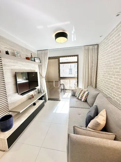 Apartamento com 2 quartos à venda, 75m2 em Icaraí, Niteroi - RJ - imagem 8 Foto 8 de Apartamento com 2 quartos à venda, 75m2 em Icaraí, Niteroi - RJ