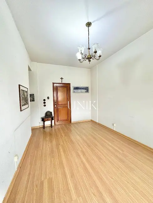 Apartamento com 3 quartos à venda, 120m2 em Icaraí, Niteroi - RJ - imagem 4 Foto 4 de Apartamento com 3 quartos à venda, 120m2 em Icaraí, Niteroi - RJ