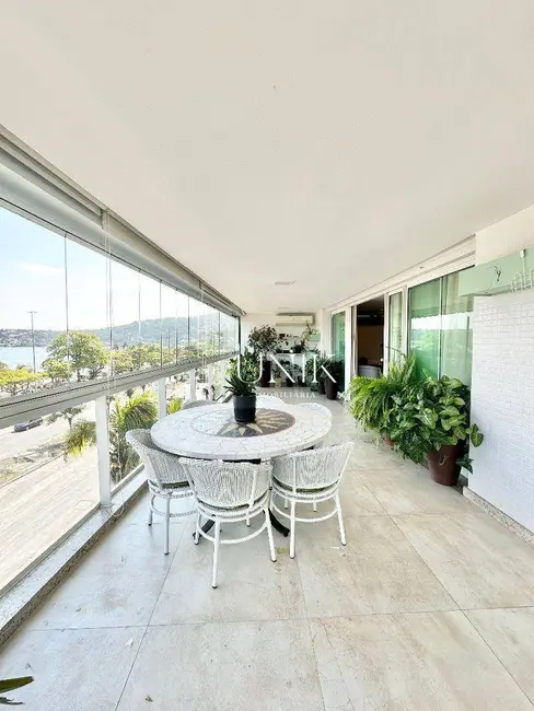 Foto 1 de Apartamento com 4 quartos à venda, 227m2 em Charitas, Niteroi - RJ