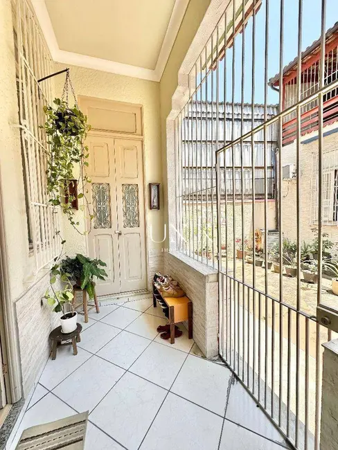 Casa com 2 quartos à venda, 150m2 em Icaraí, Niteroi - RJ - imagem 2 Foto 2 de Casa com 2 quartos à venda, 150m2 em Icaraí, Niteroi - RJ
