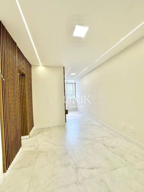 Apartamento com 2 quartos à venda, 60m2 em Icaraí, Niteroi - RJ - imagem 2 Foto 2 de Apartamento com 2 quartos à venda, 60m2 em Icaraí, Niteroi - RJ