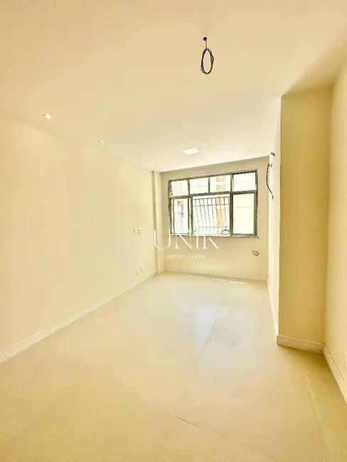 Foto 3 de Apartamento com 2 quartos à venda, 65m2 em Icaraí, Niteroi - RJ