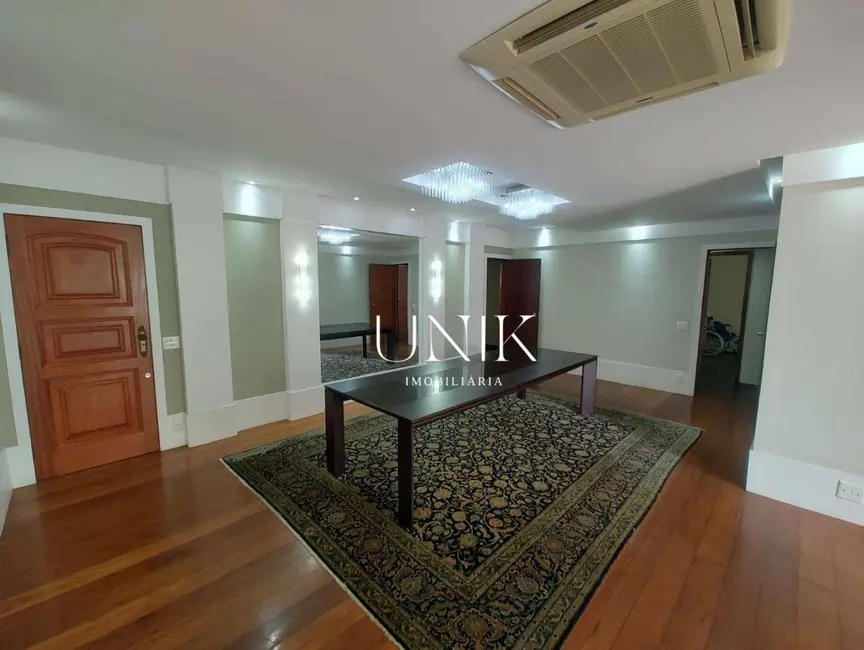 Apartamento com 4 quartos à venda, 240m2 em Icaraí, Niteroi - RJ - imagem 4 Foto 4 de Apartamento com 4 quartos à venda, 240m2 em Icaraí, Niteroi - RJ