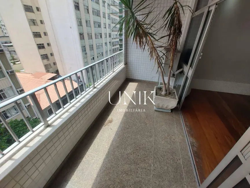 Apartamento com 4 quartos à venda, 240m2 em Icaraí, Niteroi - RJ - imagem 2 Foto 2 de Apartamento com 4 quartos à venda, 240m2 em Icaraí, Niteroi - RJ