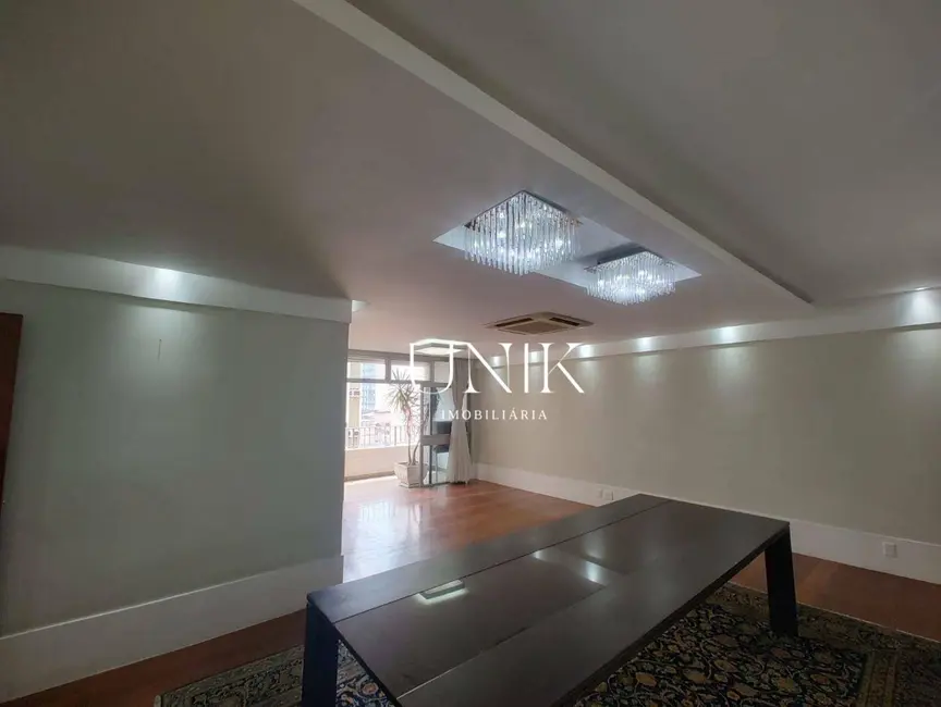 Apartamento com 4 quartos à venda, 240m2 em Icaraí, Niteroi - RJ - imagem 6 Foto 6 de Apartamento com 4 quartos à venda, 240m2 em Icaraí, Niteroi - RJ