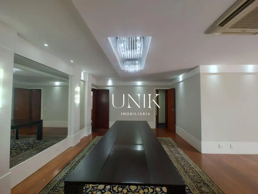 Apartamento com 4 quartos à venda, 240m2 em Icaraí, Niteroi - RJ - imagem 3 Foto 3 de Apartamento com 4 quartos à venda, 240m2 em Icaraí, Niteroi - RJ