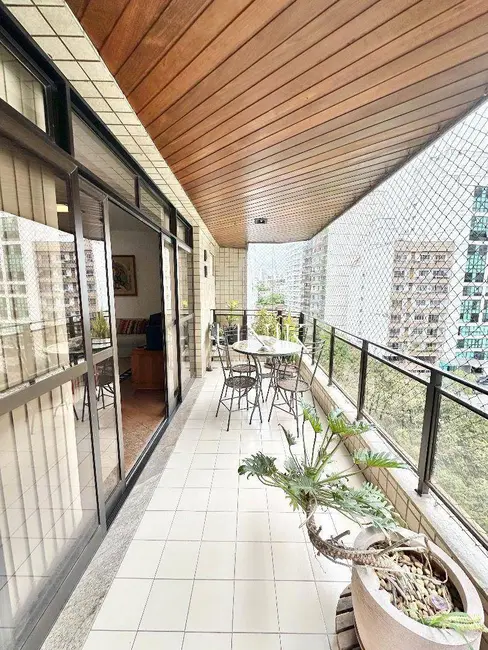 Apartamento com 4 quartos à venda, 192m2 em Icaraí, Niteroi - RJ - imagem 1 Foto 1 de Apartamento com 4 quartos à venda, 192m2 em Icaraí, Niteroi - RJ