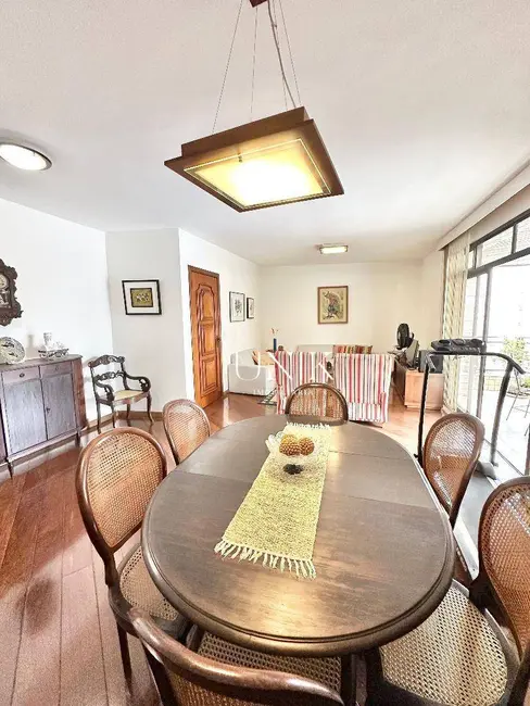 Apartamento com 4 quartos à venda, 192m2 em Icaraí, Niteroi - RJ - imagem 4 Foto 4 de Apartamento com 4 quartos à venda, 192m2 em Icaraí, Niteroi - RJ