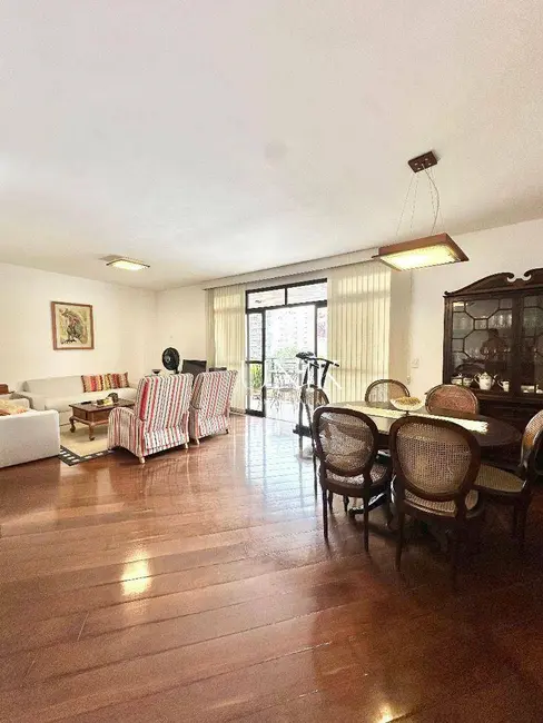 Apartamento com 4 quartos à venda, 192m2 em Icaraí, Niteroi - RJ - imagem 2 Foto 2 de Apartamento com 4 quartos à venda, 192m2 em Icaraí, Niteroi - RJ