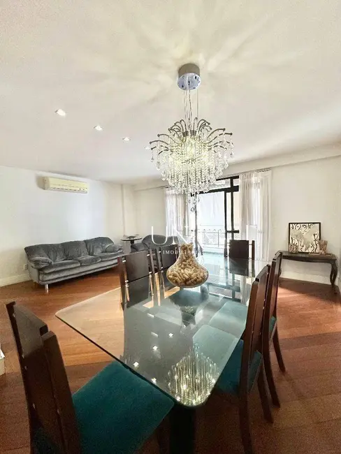 Apartamento com 4 quartos à venda, 237m2 em Icaraí, Niteroi - RJ - imagem 2 Foto 2 de Apartamento com 4 quartos à venda, 237m2 em Icaraí, Niteroi - RJ