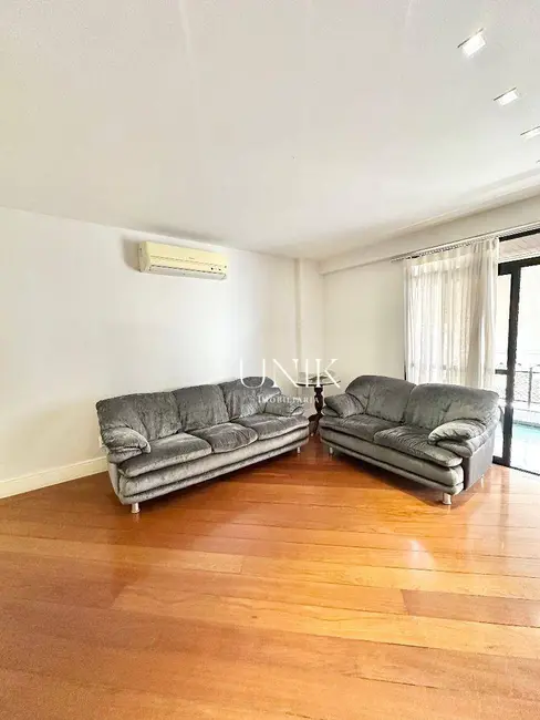 Apartamento com 4 quartos à venda, 237m2 em Icaraí, Niteroi - RJ - imagem 3 Foto 3 de Apartamento com 4 quartos à venda, 237m2 em Icaraí, Niteroi - RJ