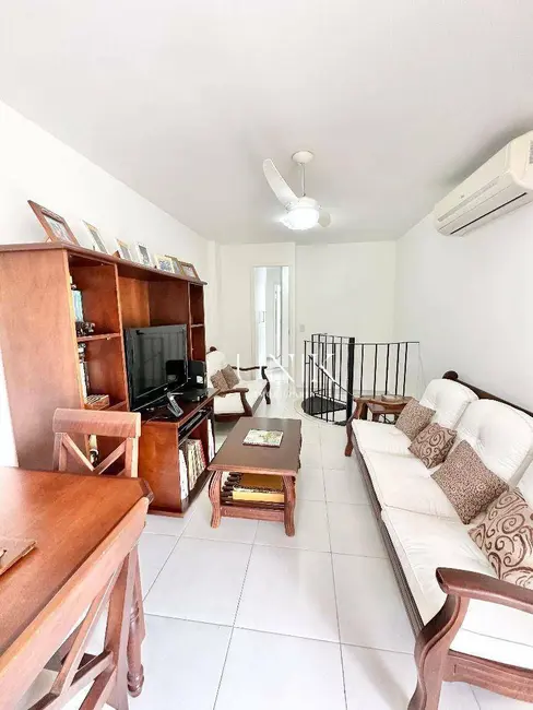 Cobertura com 3 quartos à venda, 200m2 em Ingá, Niteroi - RJ - imagem 8 Foto 8 de Cobertura com 3 quartos à venda, 200m2 em Ingá, Niteroi - RJ