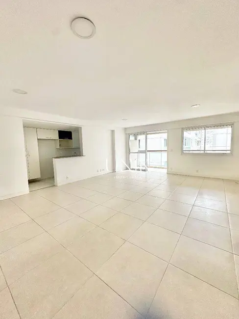 Apartamento com 3 quartos à venda, 112m2 em Icaraí, Niteroi - RJ - imagem 3 Foto 3 de Apartamento com 3 quartos à venda, 112m2 em Icaraí, Niteroi - RJ