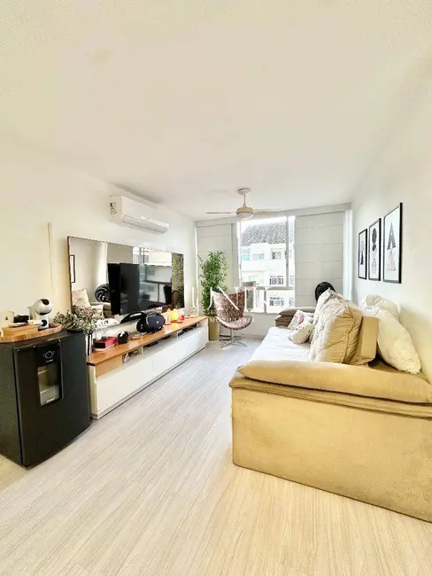 Apartamento com 2 quartos à venda, 75m2 em Icaraí, Niteroi - RJ - imagem 3 Foto 3 de Apartamento com 2 quartos à venda, 75m2 em Icaraí, Niteroi - RJ