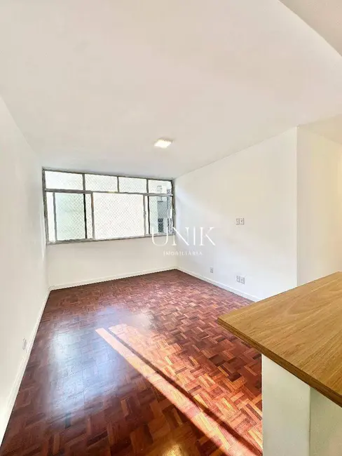 Apartamento com 3 quartos à venda, 70m2 em Icaraí, Niteroi - RJ - imagem 2 Foto 2 de Apartamento com 3 quartos à venda, 70m2 em Icaraí, Niteroi - RJ