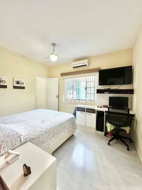 Foto 7 de Casa com 4 quartos à venda, 331m2 em Piratininga, Niteroi - RJ