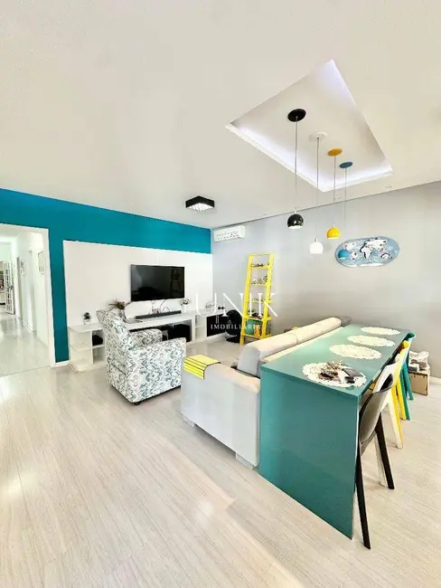 Foto 2 de Casa com 4 quartos à venda, 331m2 em Piratininga, Niteroi - RJ