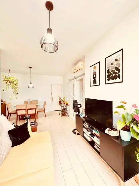 Apartamento com 2 quartos à venda, 80m2 em Icaraí, Niteroi - RJ - imagem 8 Foto 8 de Apartamento com 2 quartos à venda, 80m2 em Icaraí, Niteroi - RJ