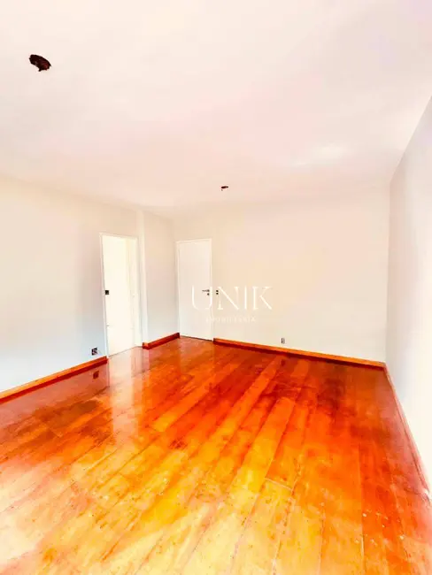 Apartamento com 2 quartos à venda, 78m2 em Icaraí, Niteroi - RJ - imagem 4 Foto 4 de Apartamento com 2 quartos à venda, 78m2 em Icaraí, Niteroi - RJ