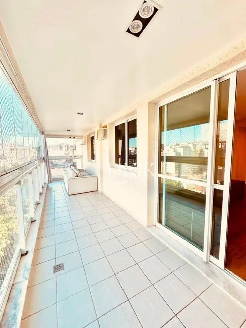 Apartamento com 3 quartos à venda, 110m2 em Icaraí, Niteroi - RJ - imagem 3 Foto 3 de Apartamento com 3 quartos à venda, 110m2 em Icaraí, Niteroi - RJ