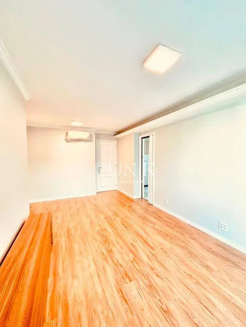 Apartamento com 3 quartos à venda, 110m2 em Icaraí, Niteroi - RJ - imagem 8 Foto 8 de Apartamento com 3 quartos à venda, 110m2 em Icaraí, Niteroi - RJ