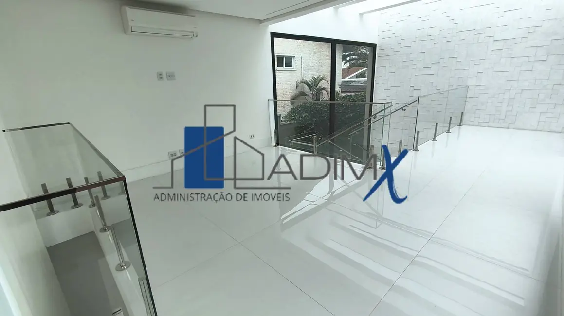 Casa de Condomínio com 4 quartos para alugar, 450m2 em Barueri - SP - imagem 7 Foto 7 de Casa de Condomínio com 4 quartos para alugar, 450m2 em Barueri - SP