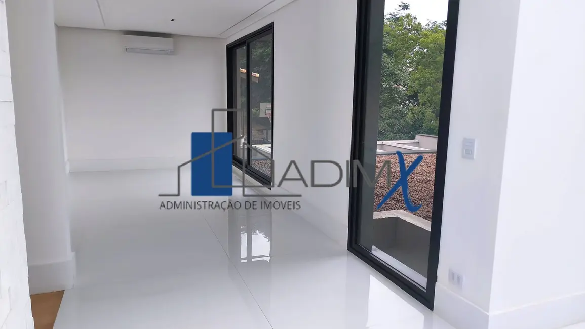 Casa de Condomínio com 4 quartos para alugar, 450m2 em Barueri - SP - imagem 4 Foto 4 de Casa de Condomínio com 4 quartos para alugar, 450m2 em Barueri - SP