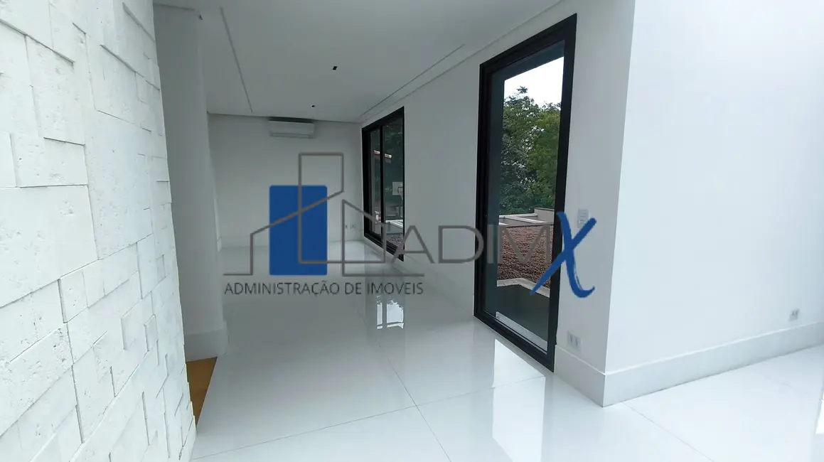 Casa de Condomínio com 4 quartos para alugar, 450m2 em Barueri - SP - imagem 3 Foto 3 de Casa de Condomínio com 4 quartos para alugar, 450m2 em Barueri - SP