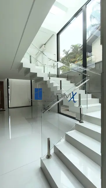 Casa de Condomínio com 4 quartos para alugar, 450m2 em Barueri - SP - imagem 9 Foto 9 de Casa de Condomínio com 4 quartos para alugar, 450m2 em Barueri - SP