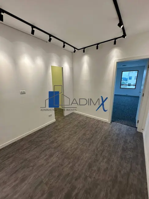 Sala Comercial para alugar, 55m2 em Alphaville Industrial, Barueri - SP - imagem 1 Foto 1 de Sala Comercial para alugar, 55m2 em Alphaville Industrial, Barueri - SP