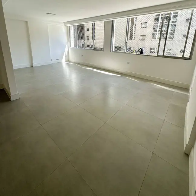 Apartamento com 3 quartos à venda, 165m2 em Bela Vista, São Paulo - SP - imagem 2 Foto 2 de Apartamento com 3 quartos à venda, 165m2 em Bela Vista, São Paulo - SP