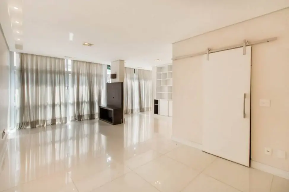 Apartamento com 3 quartos à venda, 130m2 em Itaim Bibi, São Paulo - SP - imagem 1 Foto 1 de Apartamento com 3 quartos à venda, 130m2 em Itaim Bibi, São Paulo - SP