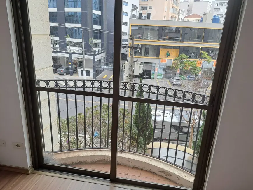 Apartamento com 2 quartos à venda, 63m2 em Aclimação, São Paulo - SP - imagem 4 Foto 4 de Apartamento com 2 quartos à venda, 63m2 em Aclimação, São Paulo - SP