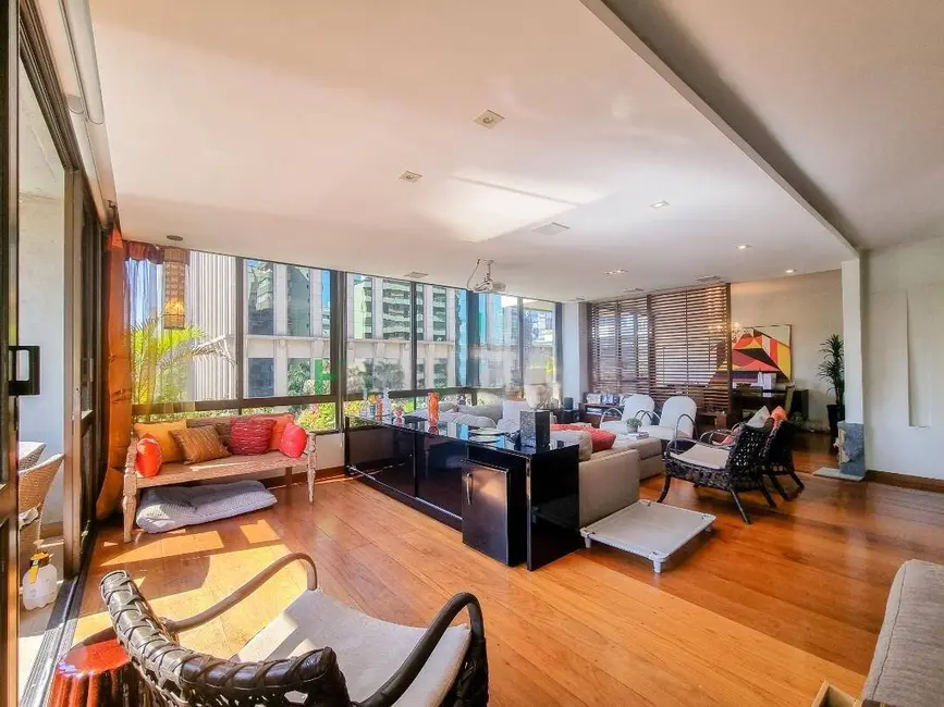 Foto 4 de Apartamento com 3 quartos à venda, 225m2 em Itaim Bibi, São Paulo - SP