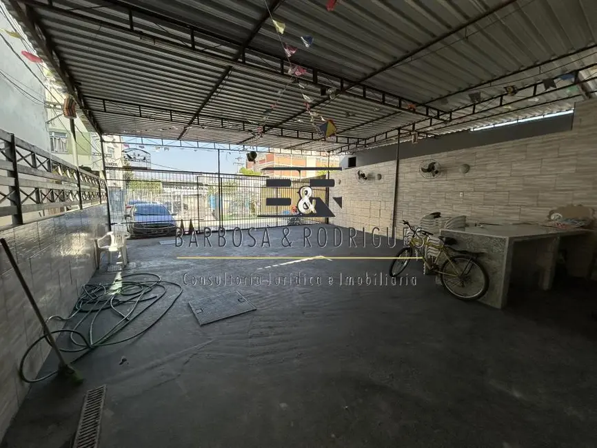 Apartamento com 2 quartos para alugar, 45m2 em Turiaçu, Rio De Janeiro - RJ - imagem 2 Foto 2 de Apartamento com 2 quartos para alugar, 45m2 em Turiaçu, Rio De Janeiro - RJ