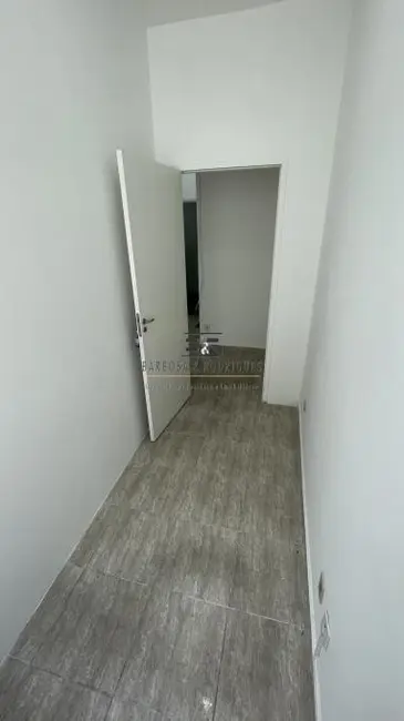 Sala Comercial para alugar, 20m2 em Madureira, Rio De Janeiro - RJ - imagem 7 Foto 7 de Sala Comercial para alugar, 20m2 em Madureira, Rio De Janeiro - RJ